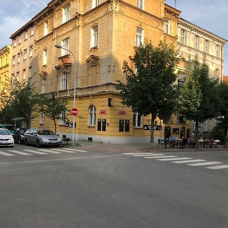 Apatrhostel Brno Brünn (Brno) Kültér fotó