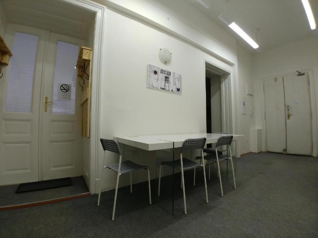 Apatrhostel Brno Brünn (Brno) Kültér fotó
